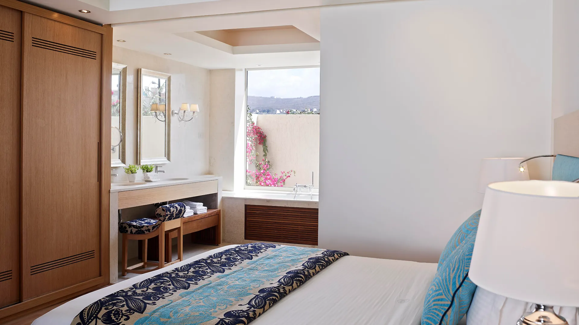 Knossos Beach Bungalows Suites Resort & Spa Kokkini Hani Hotel